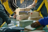 菜鸟下场做快递：快递小哥“卷”时效工作量骤增，站点月薪过万招人