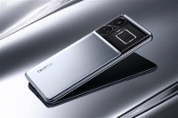 屏幕绝了！真我GT5屏幕边框比iPhone 14 Pro更窄