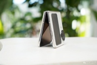 从补足短板到稳步探索，小折叠屏下一个方向是什么？