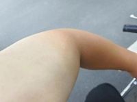 外卖骑手为何“偏爱”高温暴雨天？