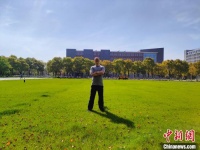 德国教授汤卫思：在中国研究人工智能，我乐在其中