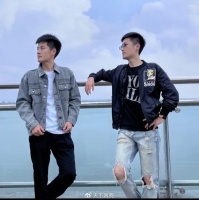 “山寨”疯狂小杨哥，这对兄弟赚翻了