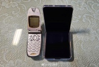 翻盖手机与折叠屏手机的历史性会晤 不同时代的异曲同工之妙……