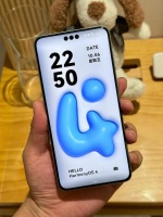 君嫂前几天把我的华为抢走，本来她想做个过渡……