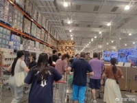 “反向消费”潮，疯狂袭来