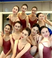 疯传！恒大歌舞团美女私照流出！网友：简直不敢相信！