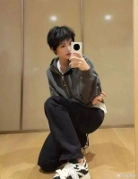 华为二公主将iPhone换成华为Mate 60 RS，但评论区的言论却让人笑喷