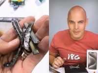 iPhone 15拆机：真金不怕火炼 iPhone 用火烧不坏