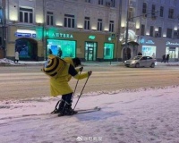 对比俄罗斯外卖员的佛系送外卖，才知道国内点外卖送的有多快