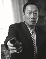 郭台铭：为美国梦在美投下100亿，并变相打压华为，结局引人唏嘘