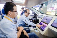 搭载新一代酷睿核心的英特尔智能座舱平台亮相，可在车内玩3A大作