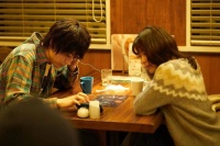 ​北上广年轻人，不相信花束般的恋爱