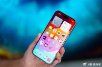 苹果中国“跌倒” 华为、小米吃饱：Mate 60、小米14卖爆 轻松销售百万台