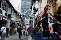 当四个中国人，在新加坡安家之后