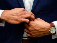 败完投资人上千亿，再负债上千亿之后，他重新开始了！