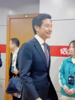 发现雷军真是一个了不起的人物，有几百亿身家了还那么努力……