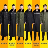 军大衣在冬季爆红，传统工厂等来春天