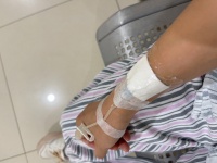 当年轻人带癌上班：直面歧视、孤独与脱轨人生