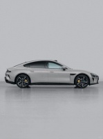 雷军称小米汽车研发投入超100亿元，小米13跌至大米价改写发烧史