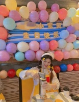 在快餐店过生日的人：要的就是情绪价值