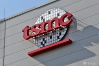 2纳米光刻机正式交付，台积电没想到投诚了，却被美国卡脖子