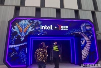 已经就位了，发布会现场人真多，上了14代英特尔……