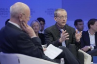 英特尔CEO：中国芯片将比美国先进技术差10年，十年后50%的芯片将在美国制造｜硅基世界