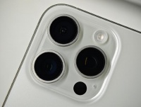 苹果使出5倍潜望后，100倍变焦能赢国产OPPO、vivo吗？