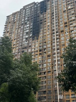 直击南京火灾小区：“物业出于好意增加停车位，但监控没做到位”