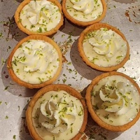 特斯拉最后一刻取消 1.6 万美元订单致蛋糕店损失惨重，马斯克承诺补偿