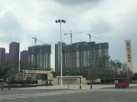 县城夫妻看房记：房价越降，越不敢买