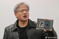 烧掉14个地球的能源都不够！黄仁勋终于说出了AI竞赛的残酷真相！