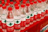 农夫山泉怎么就成了“全民公敌”？