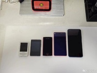 这部“洋垃圾”墨水屏手机才280元，跟MP3一样大，轻至47克