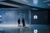 李斌搞直播，蔚来上大分