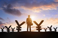 胡润榜单里的中国首富：钟睒睒四次登顶，李嘉诚父子财富也在缩水