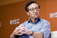 阿里董事长蔡崇信：中国 AI 技术可能落后美国OpenAI两年｜钛媒体AGI