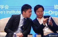 刘强东的脚，穿不进雷军的鞋