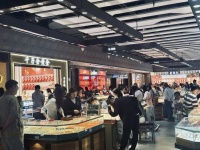 黄金“烫手”，水贝商家有点愁