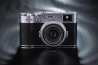 索尼正式停产RX1R II 但松下却要补上全幅固定镜头相机的缺口