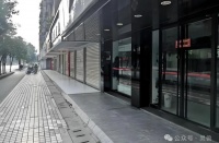 顾客越来越少，老板越来越闲了