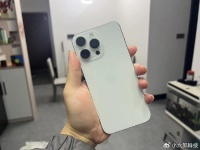 好消息！iPhone 15 Pro Max价格一降再降，从9999元跌至8199元