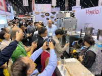 全球最大餐饮展，多国炒菜机器人同场竞技，中国香港一马当先