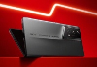 荣耀手机欧洲市场份额暴涨 网友：增长曲线都快垂直了