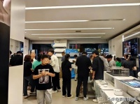 高考后，好多学生买4000价位手机，一家长：孩子就要苹果15，头疼