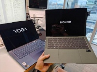 最近特别喜欢的两台笔记本 一台蓝，一台绿 绝配了