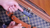 忘记行李箱密码怎么办？一个简单技巧10秒就能破解，方法非常实用