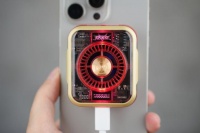 说实话现在给iPhone充电，我都加个散热器 ，不然又热又慢！