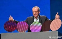 英特尔芯片代工18个月亏880亿：成本是台积电3倍，每片亏4.7万