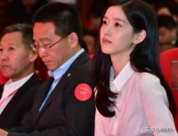 刘强东仅比丈母娘小5岁，看到丈母娘颜值，叫妈不尴尬？